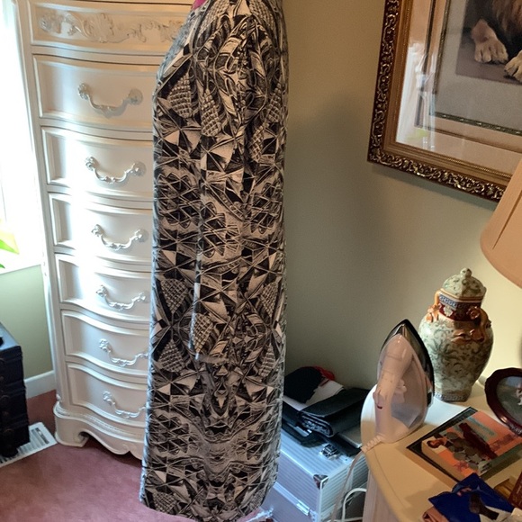 NWOT Escada Geometric print black and white dress 🔴 - Picture 5 of 11